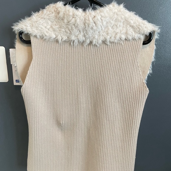 Vest - Picture 1 of 3